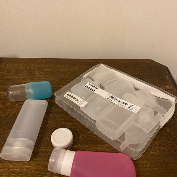 Travel Toiletry Bundle 💕 Bundle 3 items for $20! - Picture 3 of 4